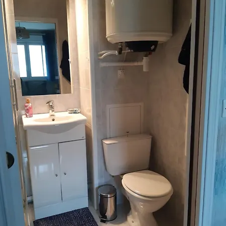 Tres Bel A 50m De La Apartman *