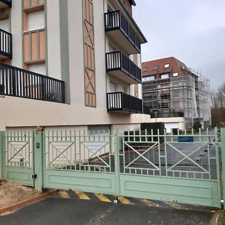 Tres Bel A 50m De La *